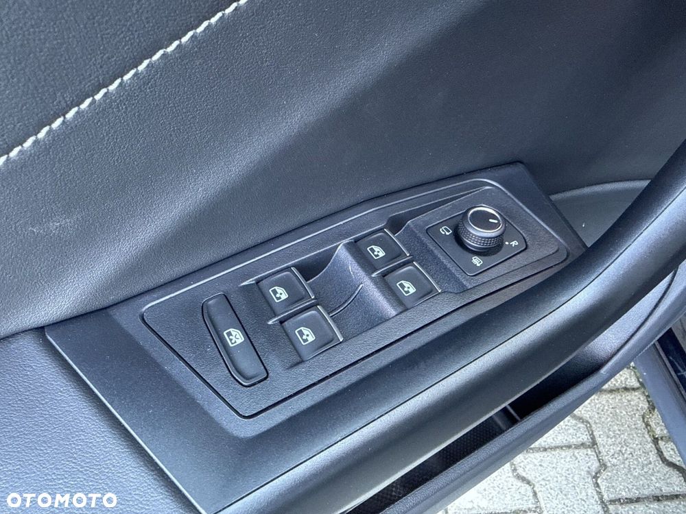 Volkswagen T-Roc - 31