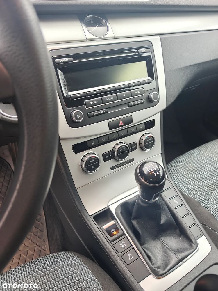 Volkswagen Passat 1.6 TDI BlueMotion Technology Trendline - 10