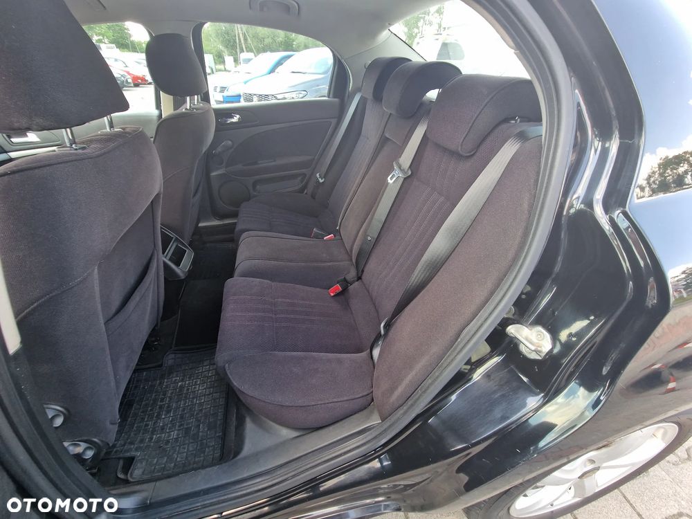 Alfa Romeo 159 2.2 JTS 16V Distinctive - 12