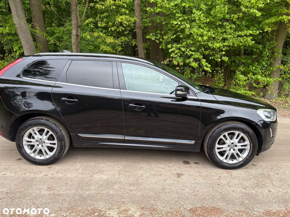 Volvo XC 60 D5 AWD Momentum - 3