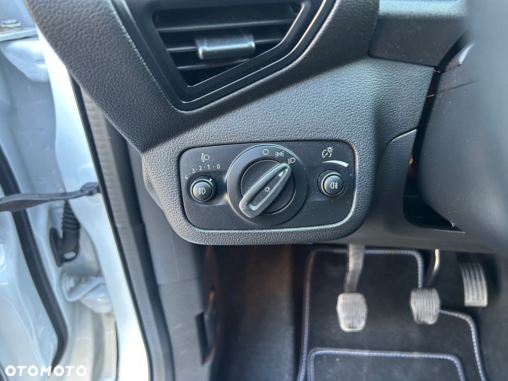 Ford Kuga - 23
