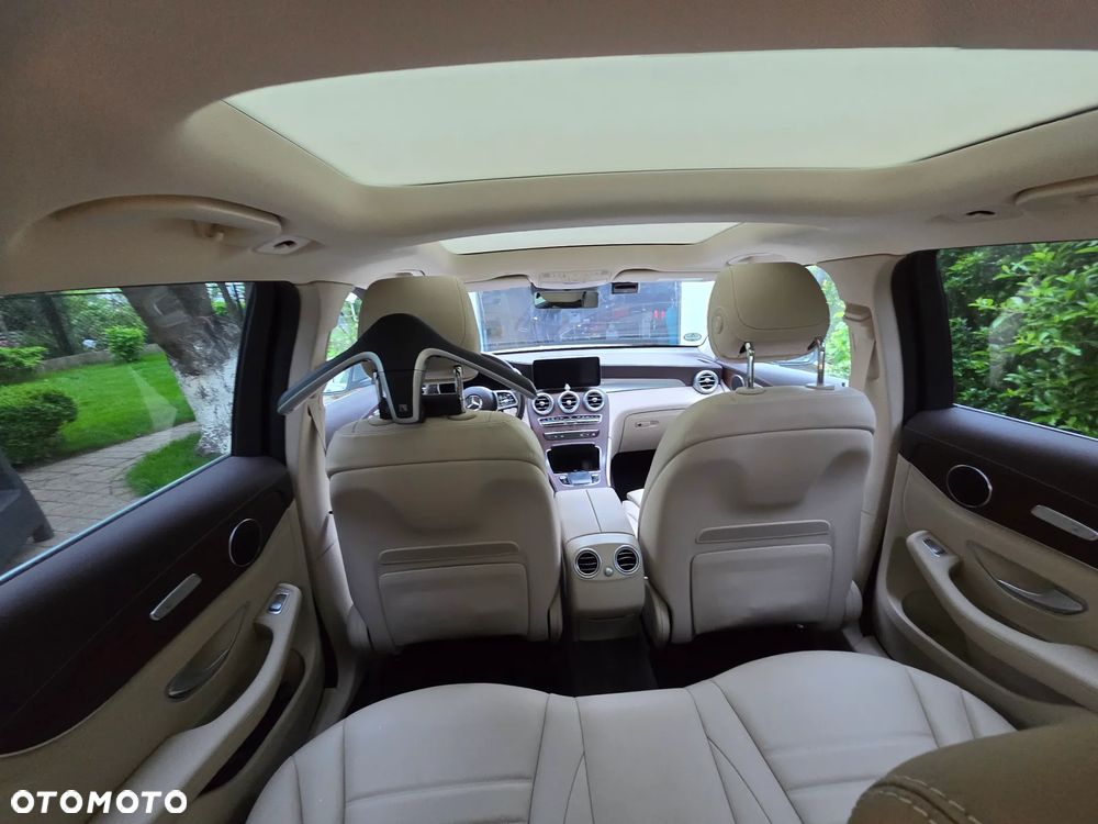 Mercedes-Benz GLC 300 de 4-Matic Business Edition - 6