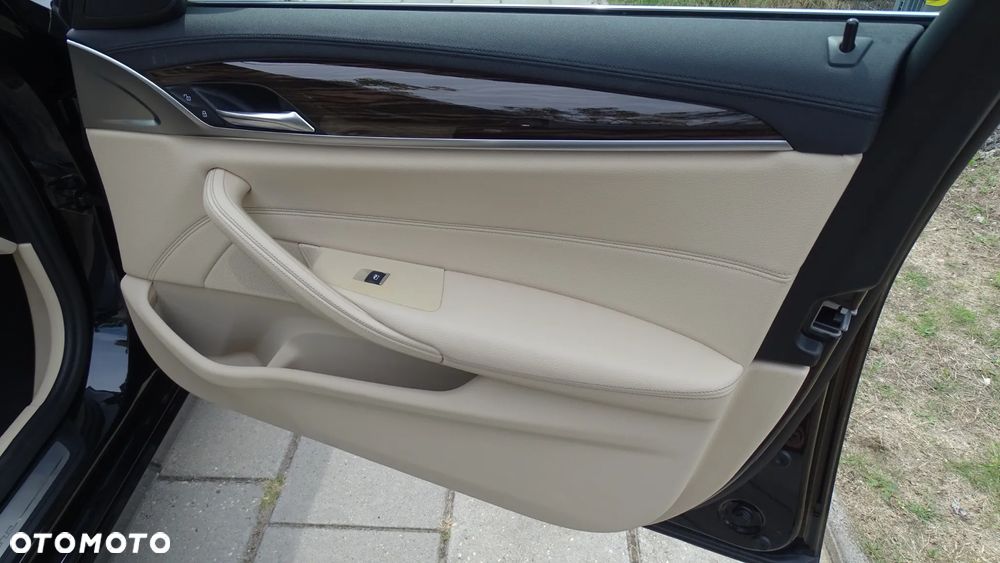 BMW Seria 5 520d xDrive Luxury Line - 25