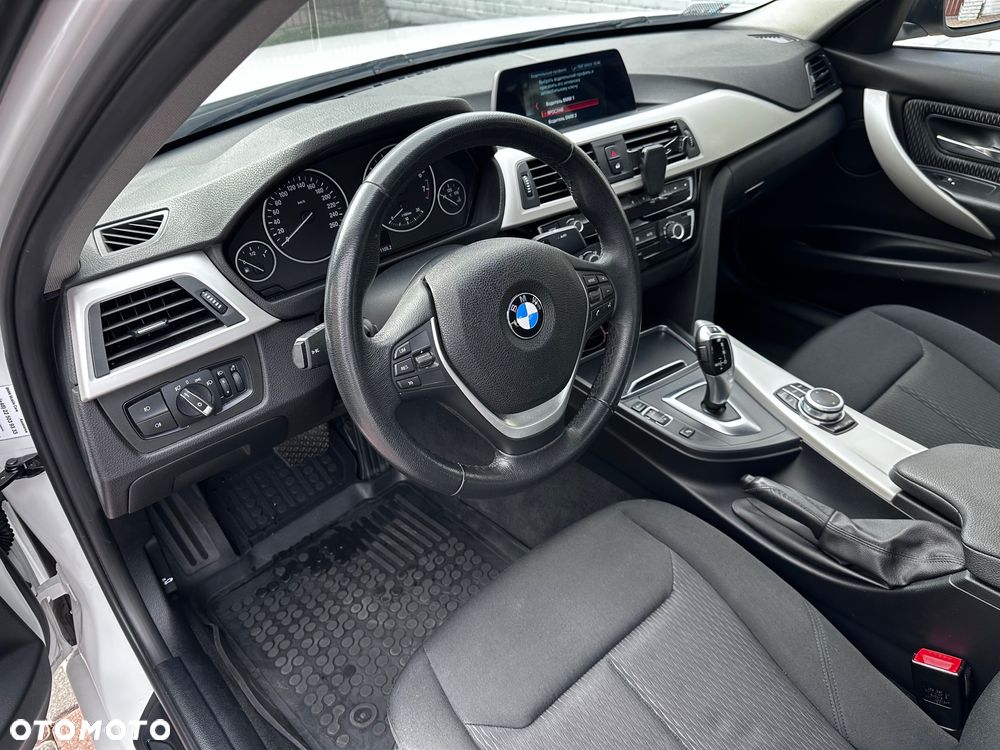 BMW Seria 3 318i - 15