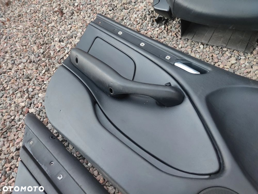 BMW E46 SEDAN ORYGINALNY KOMPLET FOTELI SKÓRZANYCH + KANAPA TYŁ SKŁADANA + BOCZKI EUROPA POD PODUSZKI AIR-BAG O NR. 52 20 8 214 940 / 52 20 8 214 970 / 52 10 8 214 910 OEM  W DOBRYM STANIE - 27