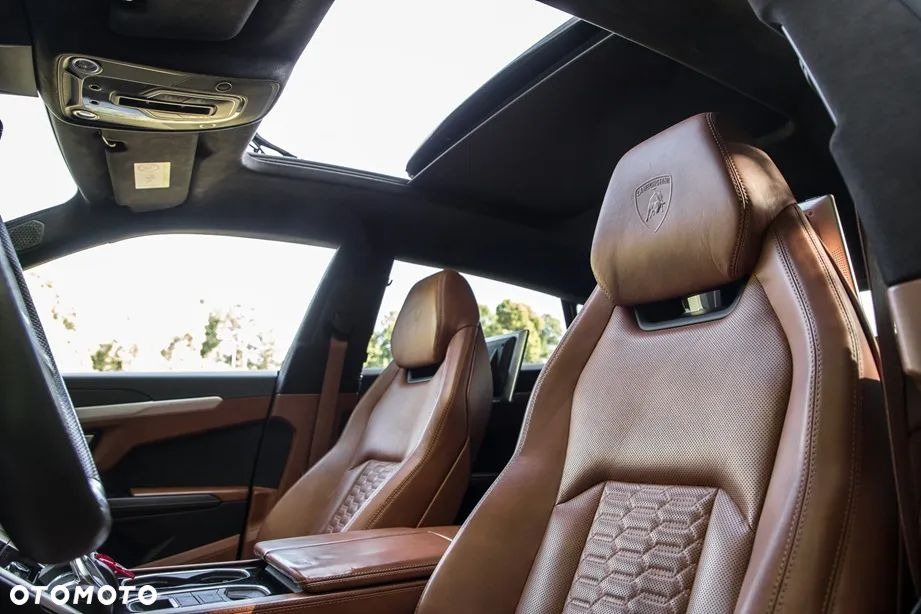 Lamborghini Urus - 17