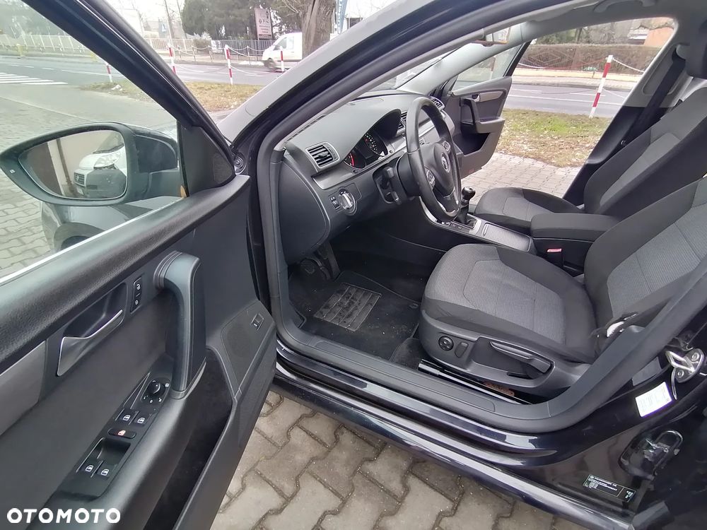 Volkswagen Passat - 23