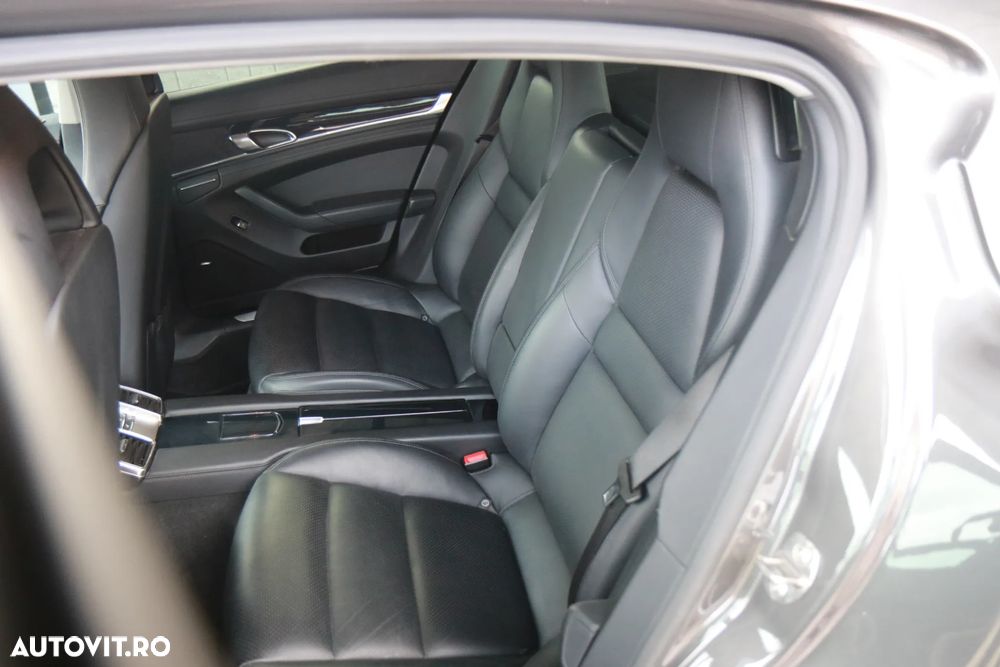 Porsche Panamera - 5