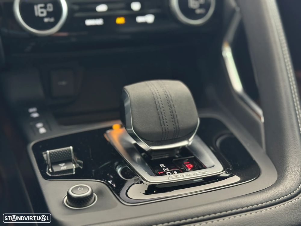 Jaguar E-Pace 1.5 P300e R-Dynamic HSE AWD Aut. — fotografia 38