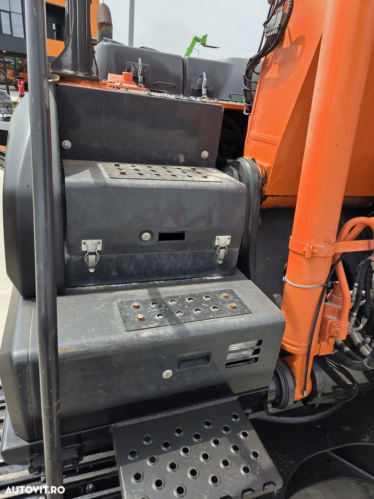 Hitachi ZX250, 6.535h, cupa NOUA 1,55mc, Masa 27,2tone, 2018, INGUST latime 2,99m, adancime sapare 7m, consum mediu 12,6l/h, lant 80% ok doar 620h deplasare, camera spate si laterale, inst picon, inst rotire, Isuzu 173CP, posibil leaasing-PROMOTIE 89.900 EUR - 38