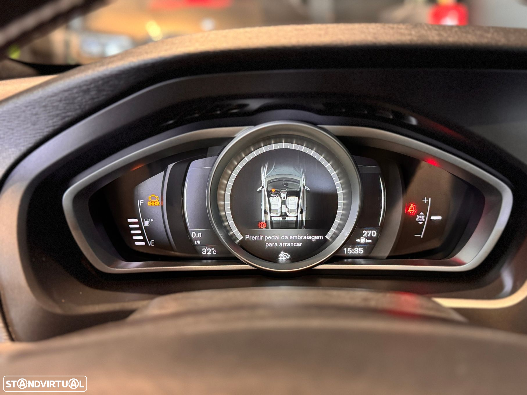 Volvo V40 2.0 D2 R-Design - 25