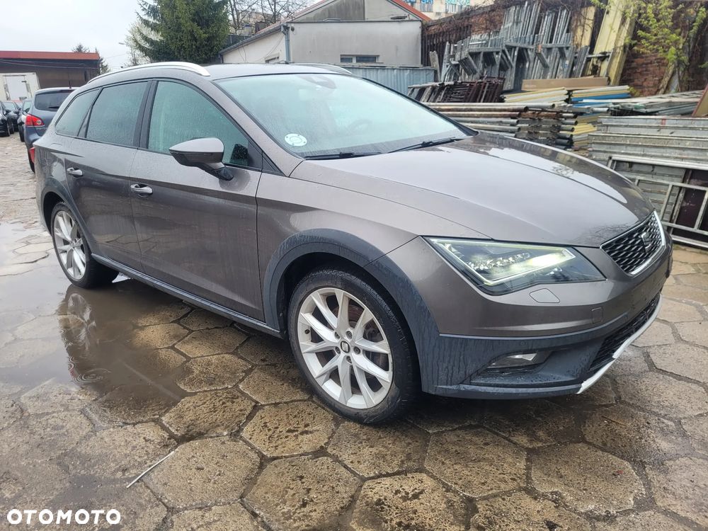 Seat Leon 2.0 TDI DPF Start&Stop DSG XCELLENCE - 11