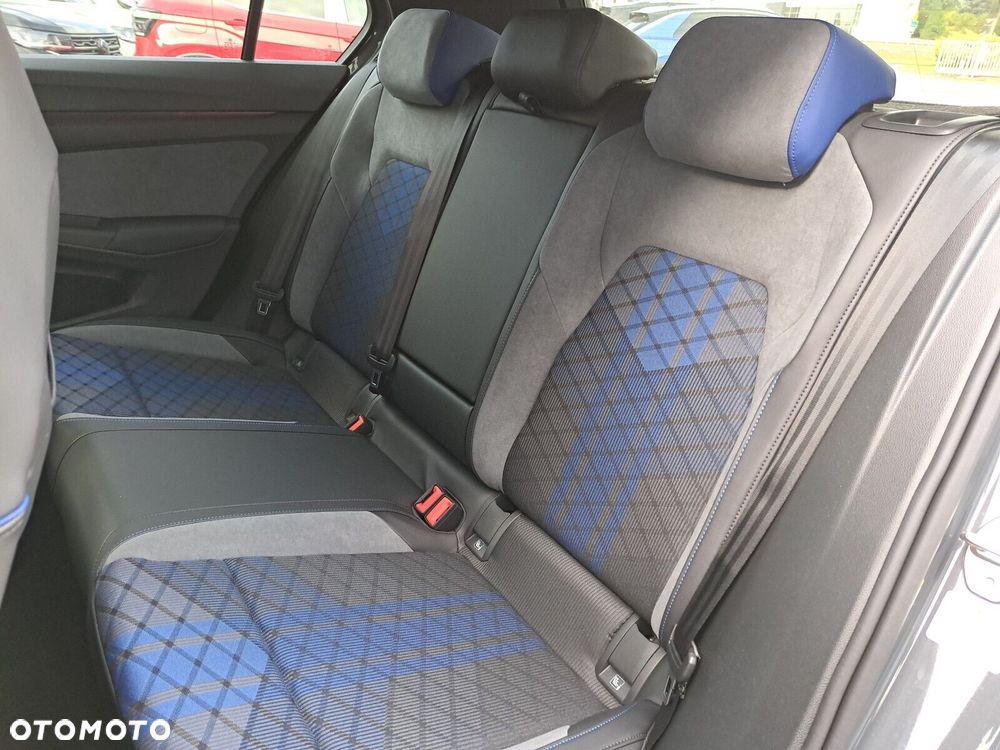 Volkswagen Golf - 17