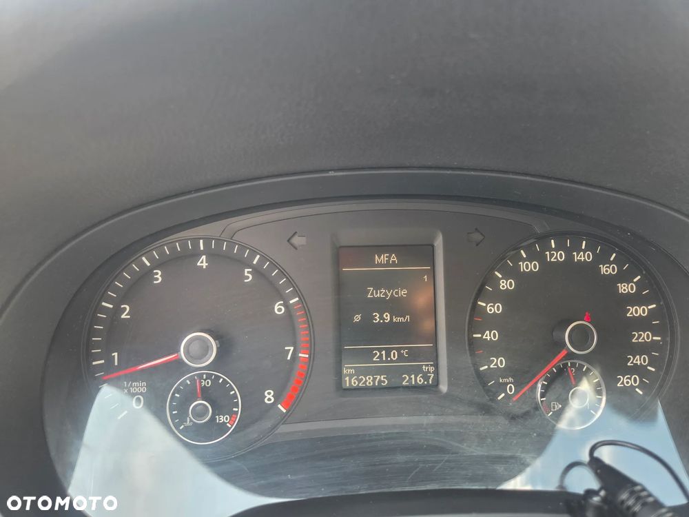 Volkswagen Passat - 16