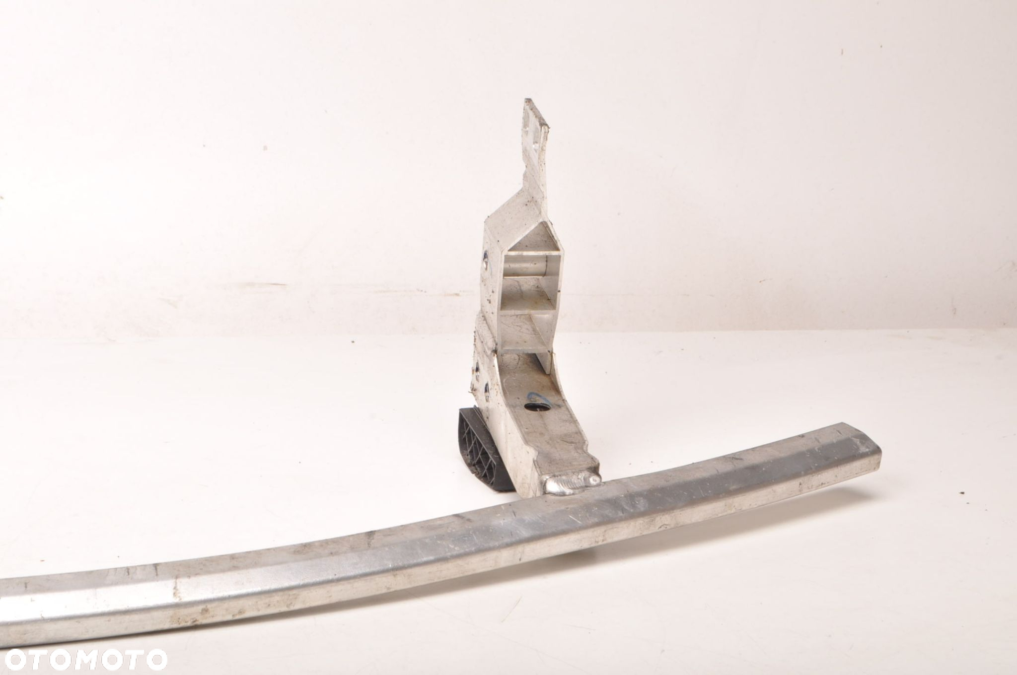 TOYOTA SUPRA MK5 3.0 GR DOLNA BELKA CHŁODNIC  23R 8811168 - 2