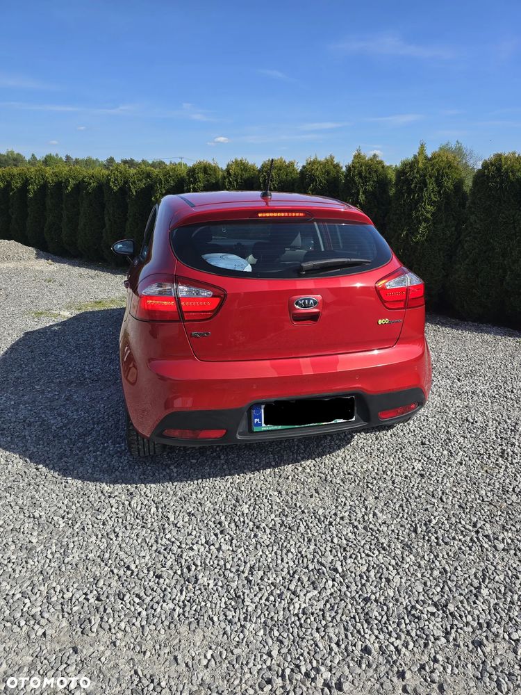 Kia Rio 1.4 L - 5