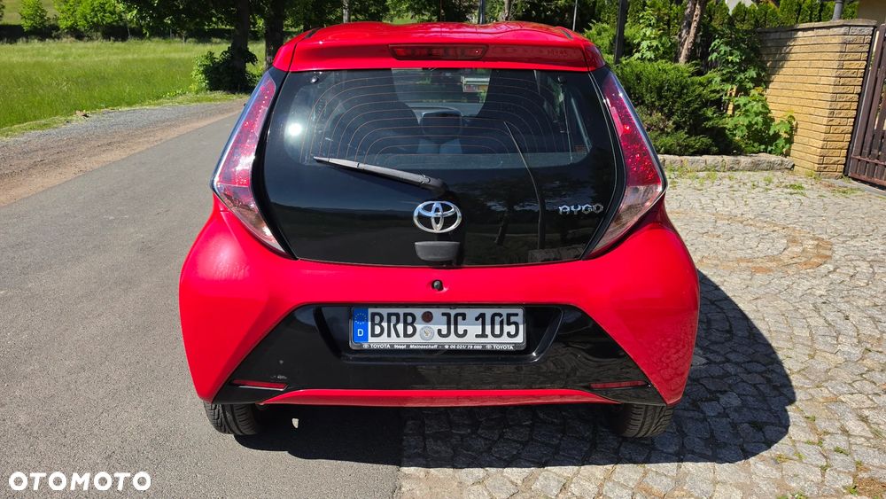 Toyota Aygo x-play touch - 9