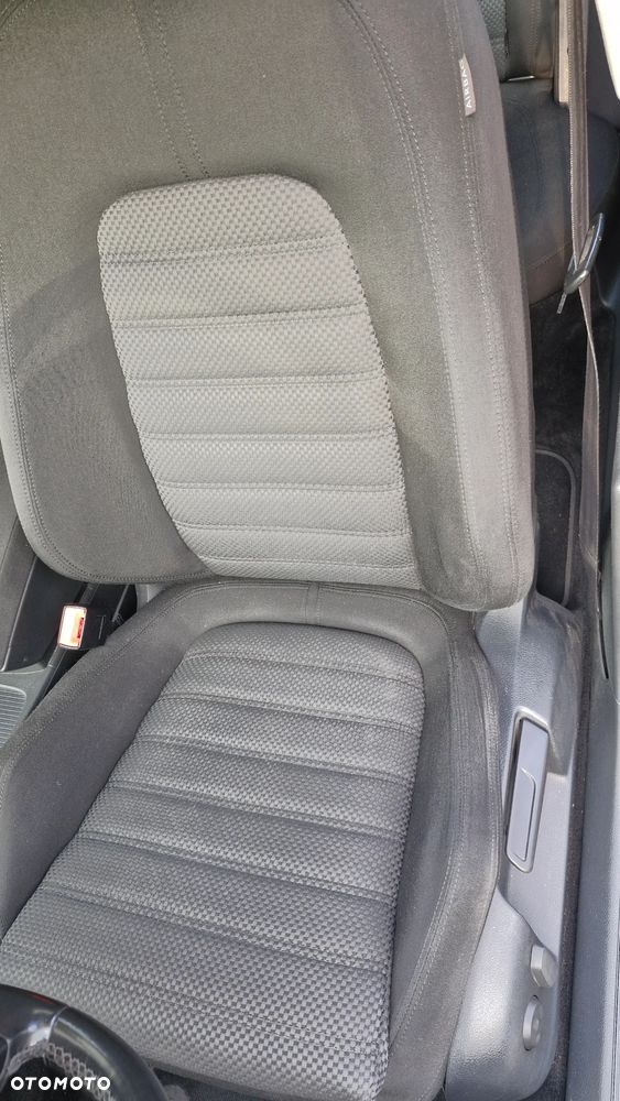 Volkswagen Passat 2.0 TDI DPF Sportline - 19