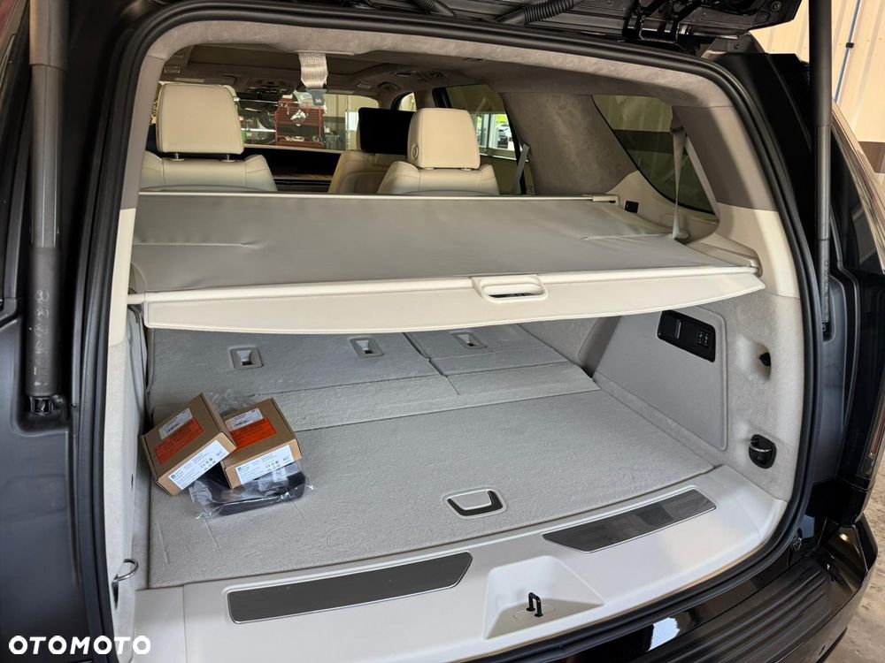 Cadillac Escalade - 19