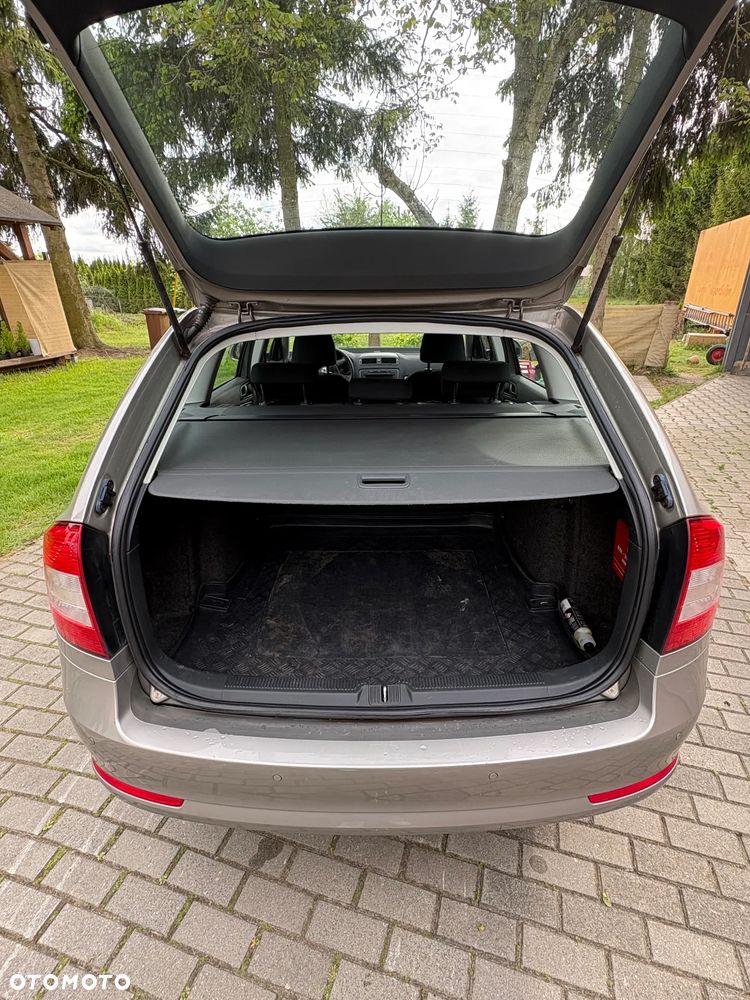 Skoda Octavia 1.6 Combi - 7