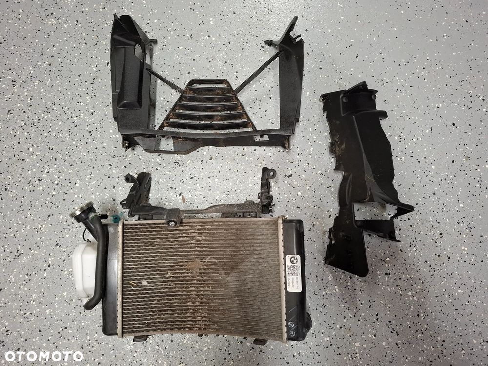 BMW F900 R XR chłodnica wiatrak wentylator osłona wypełnienie - 1