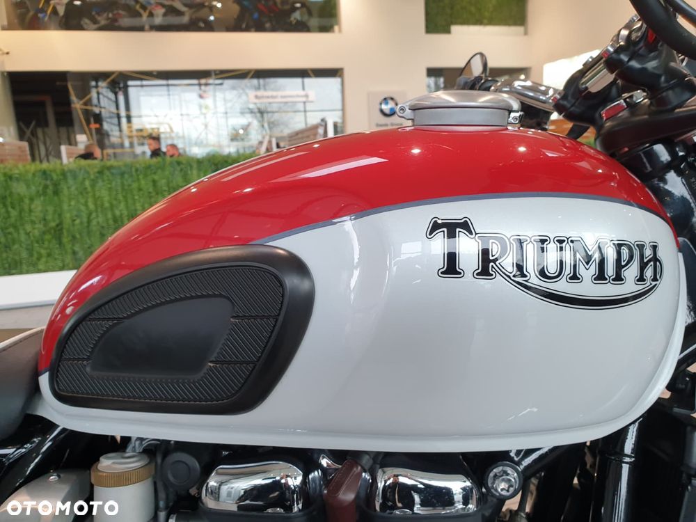 Triumph Bonneville - 32