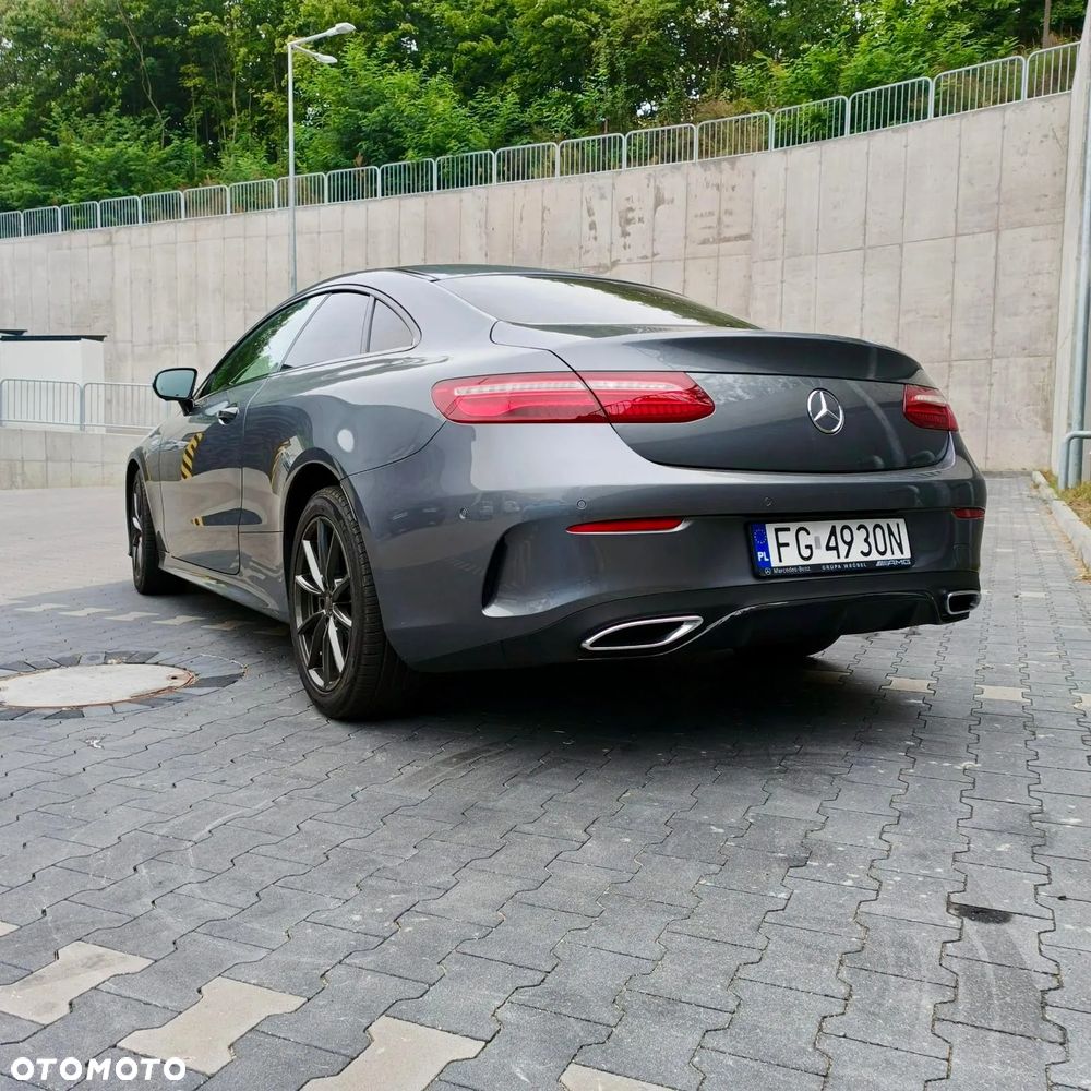 Mercedes-Benz Klasa E 300 d Coupe 9G-TRONIC - 3