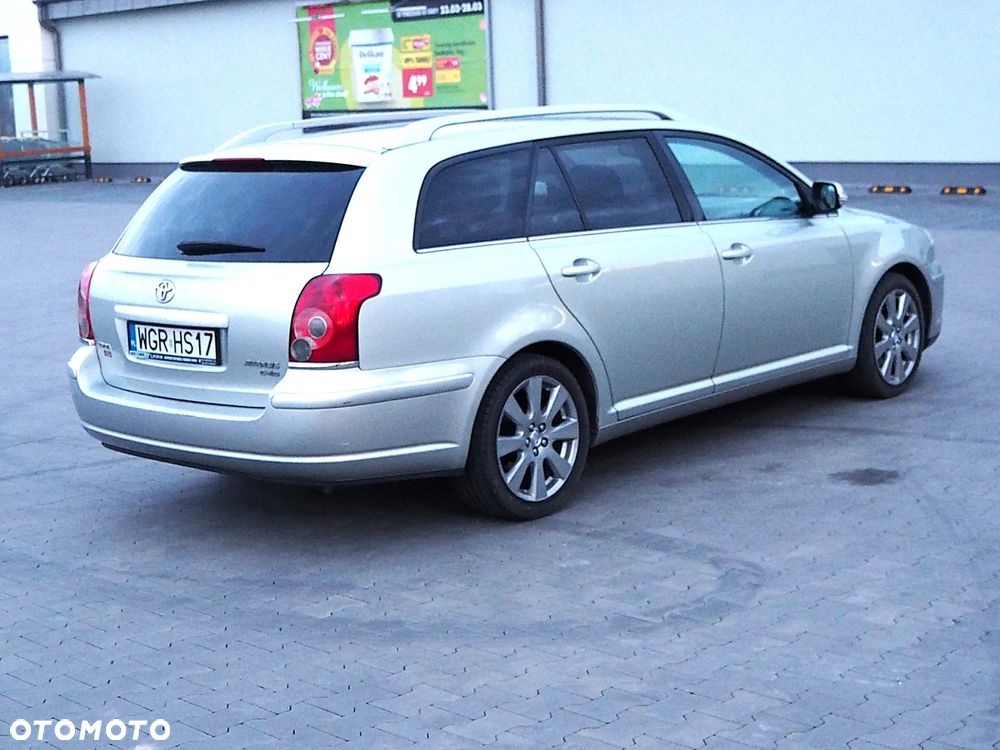 Toyota Avensis 2.0 D-4D Platinium - 4