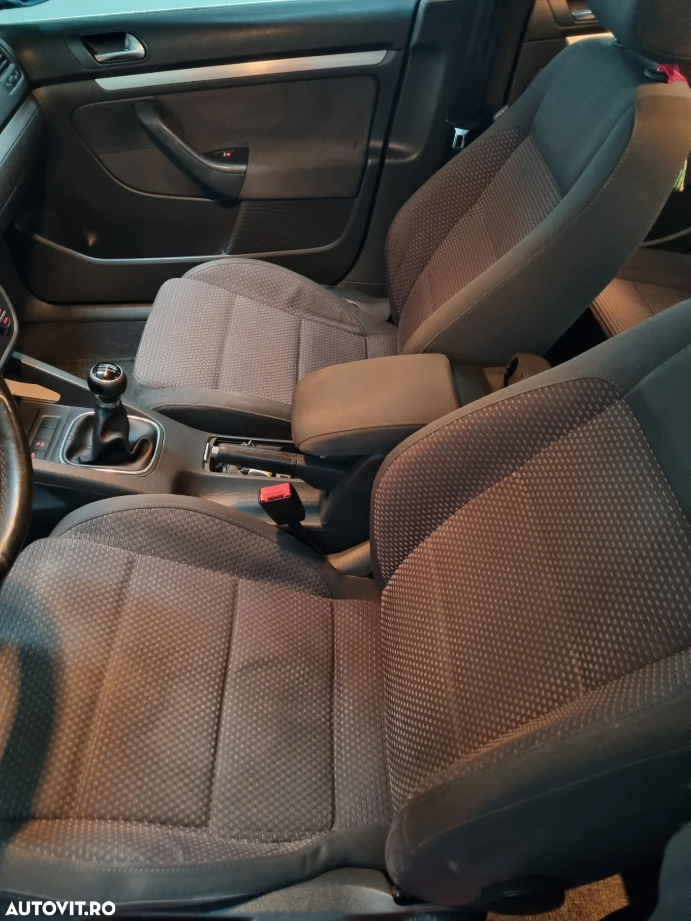 Volkswagen Jetta 2.0 TDI Comfortline - 3