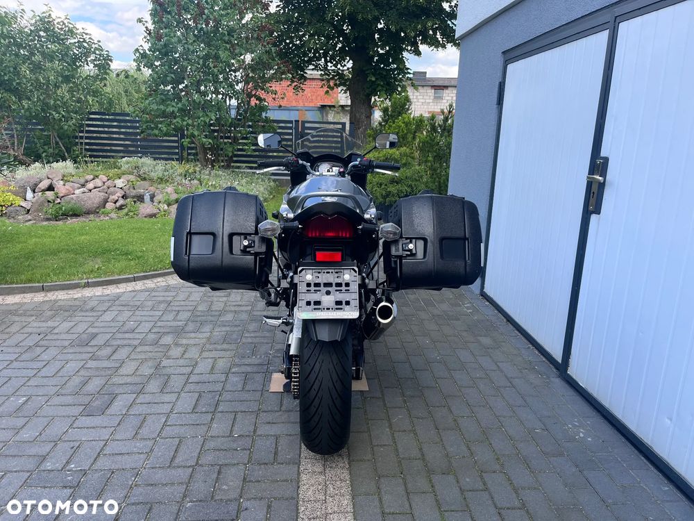 Suzuki GSX - 8