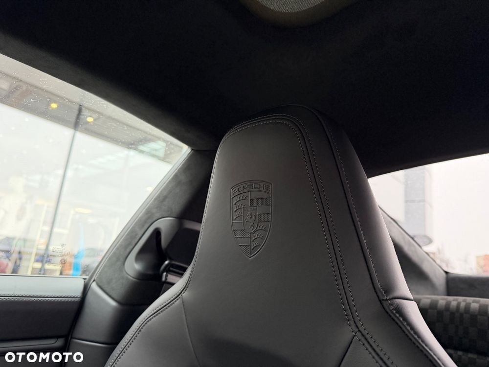 Porsche 911 - 24