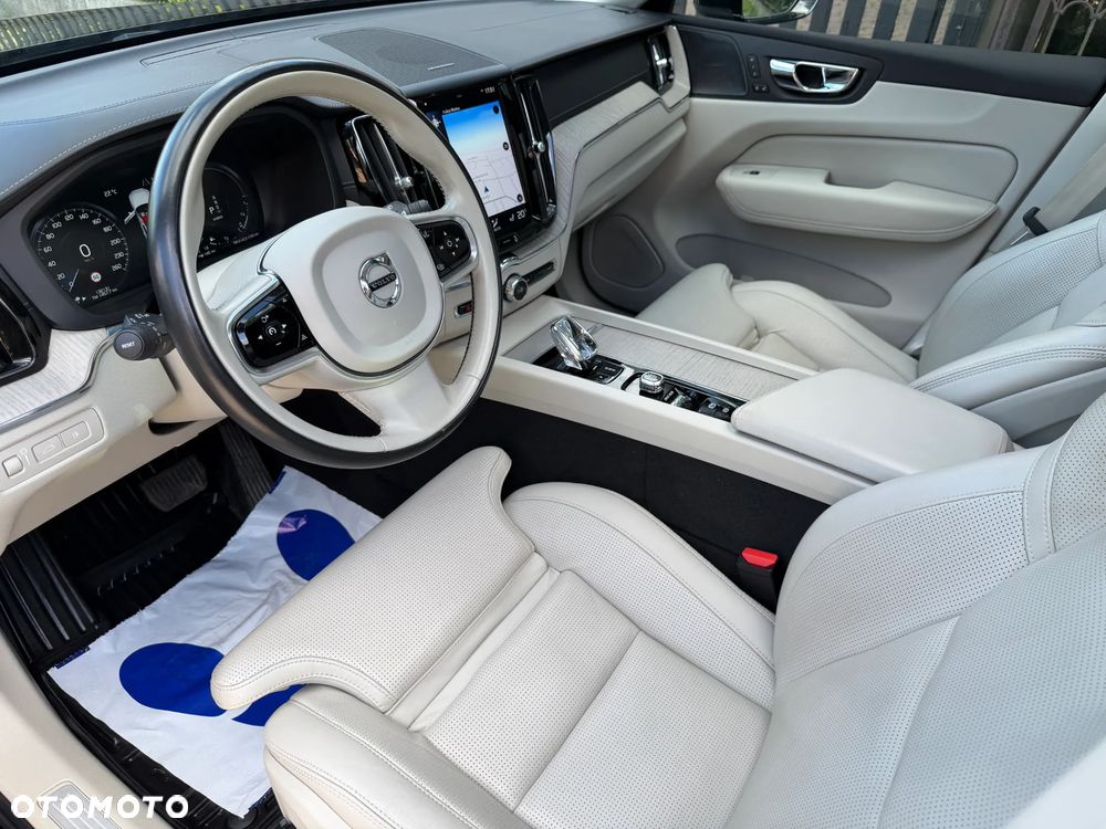 Volvo XC 60 T8 Plug-In Hybrid AWD Inscription - 9