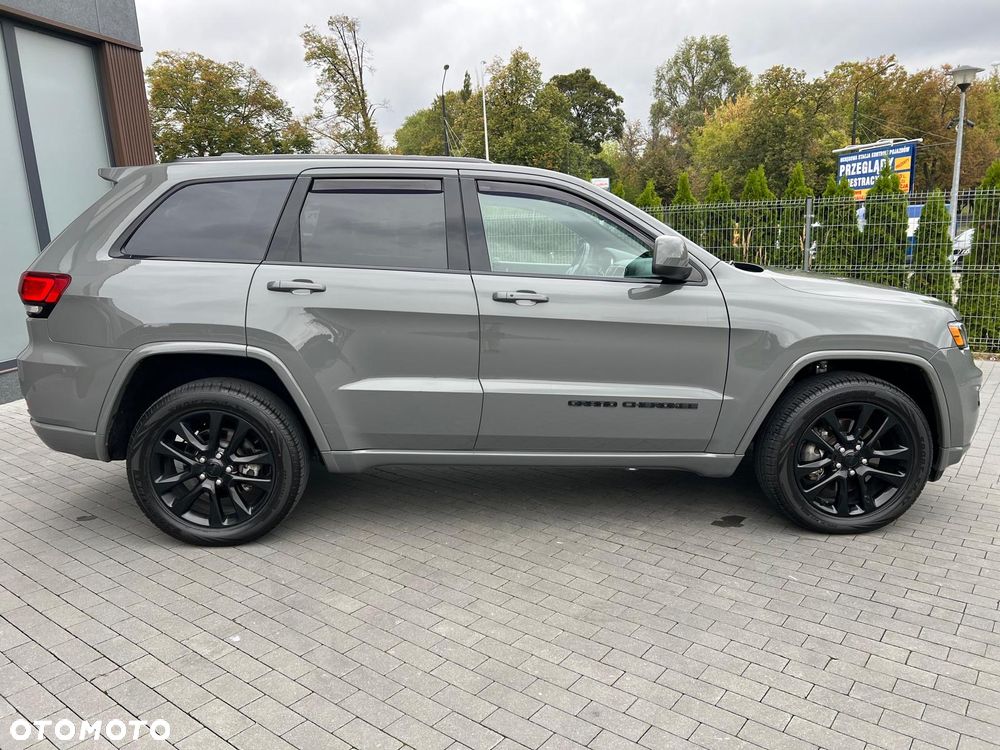 Jeep Grand Cherokee - 8