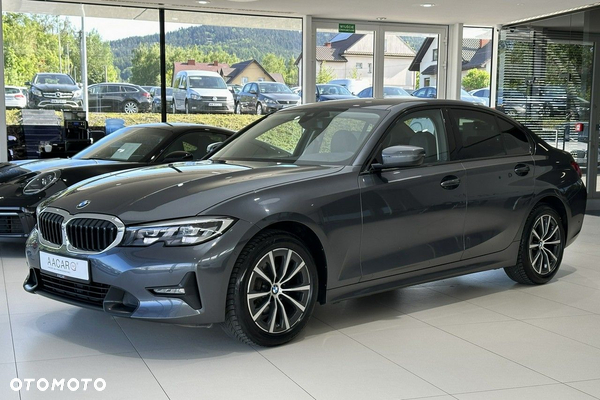 BMW Seria 3 320i xDrive Sport Line