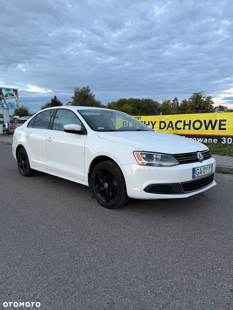 Volkswagen Jetta 2.0 TDI DSG Highline - 3
