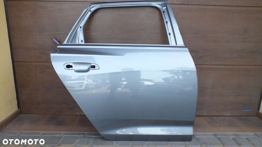 Drzwi tylne prawe Audi A6 C8 kombi - 1