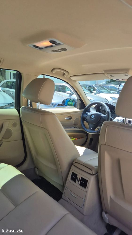 BMW 320 d Auto - 16