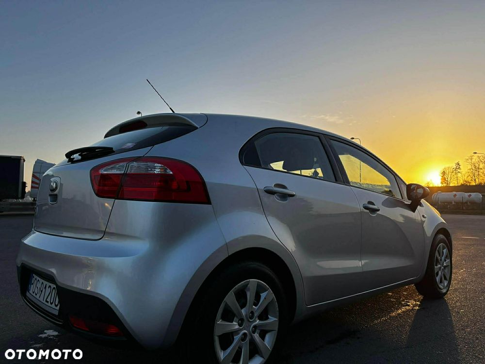 Kia Rio - 9