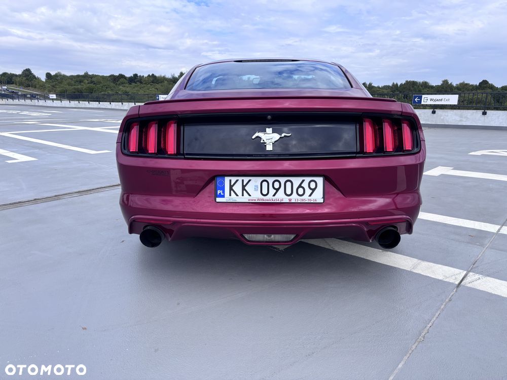 Ford Mustang - 6