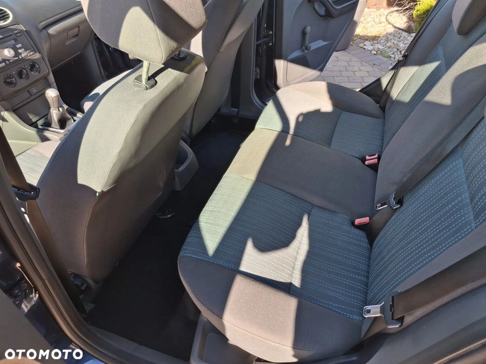 Ford Focus 1.8 Connection - 11