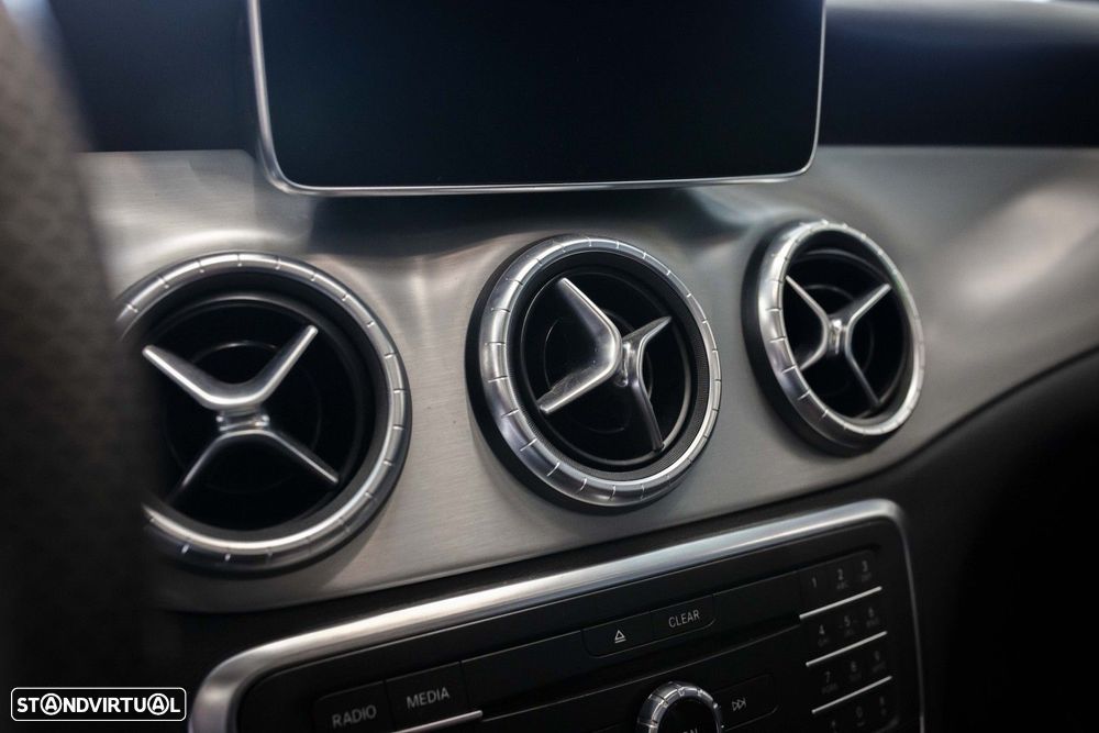 Mercedes-Benz CLA 220 d Shooting Brake AMG Line Aut. - 42