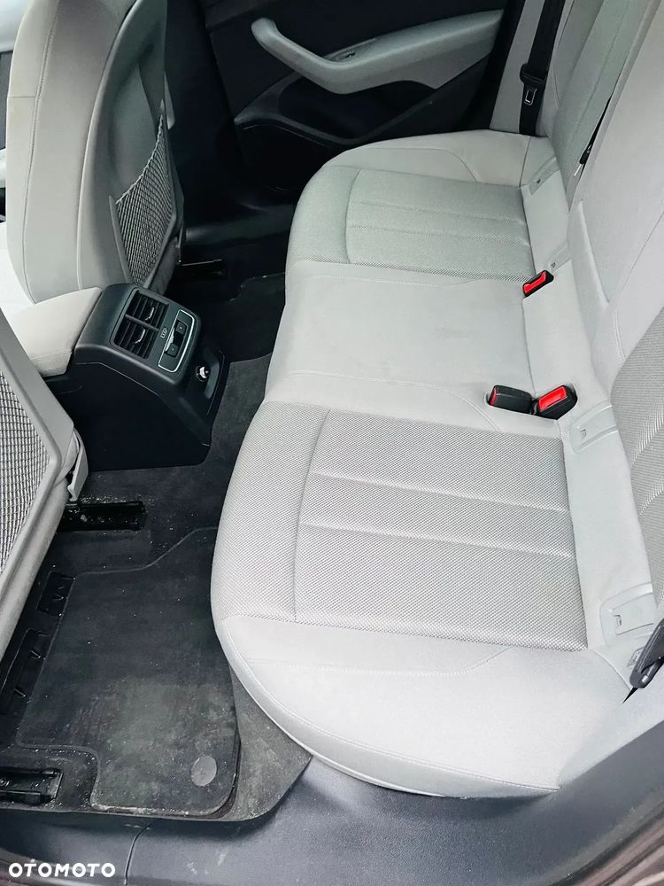 Audi A4 Limousine - 12