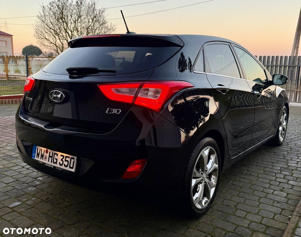 Hyundai i30 blue 1.6 CRDi Passion - 14