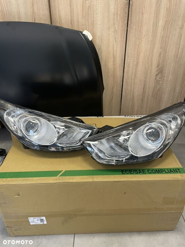 Hyundai IX35 reflektor przód nowy - 1