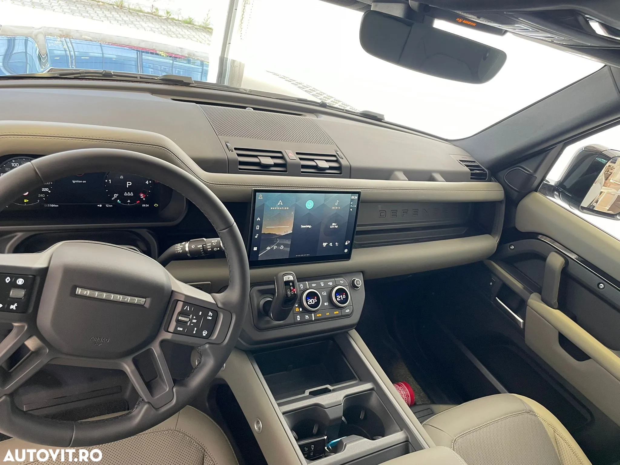 Land Rover Defender - 5