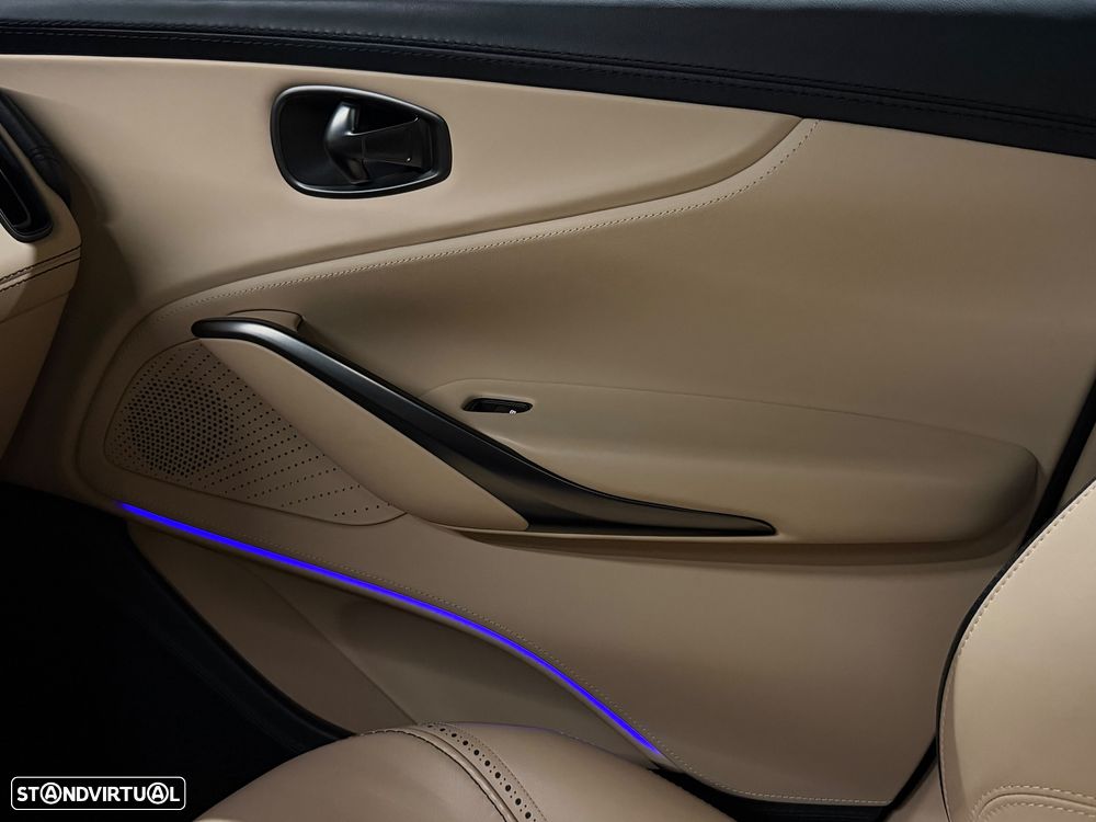 Aston Martin DBX 4.0 Twin-Turbo V8 - 10