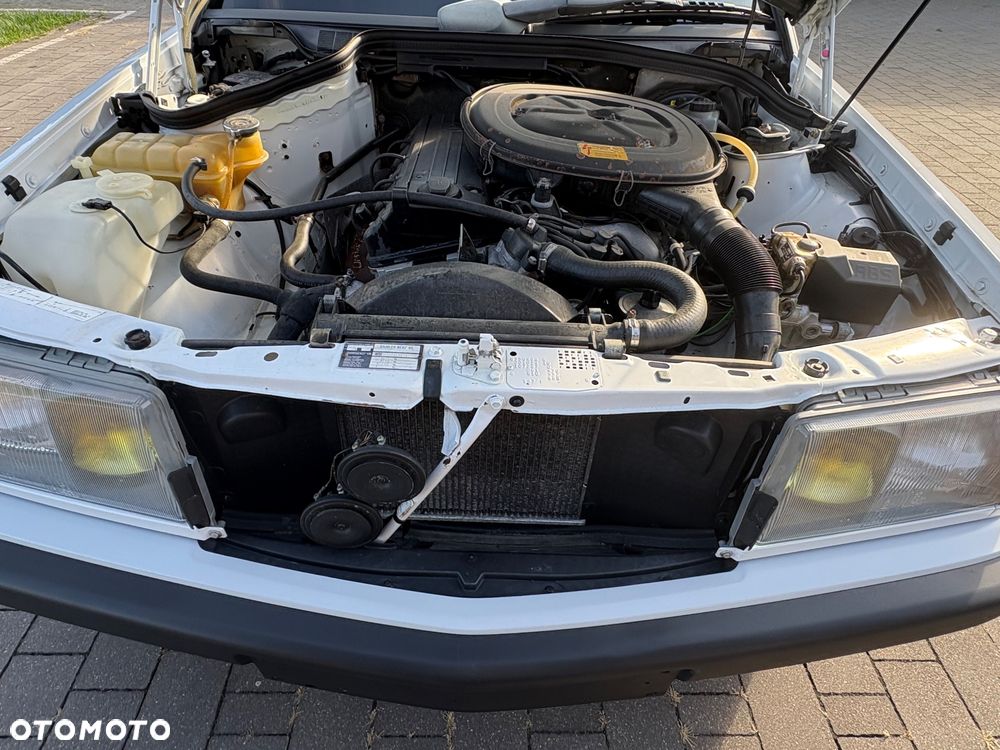 Mercedes-Benz W201 (190) - 33