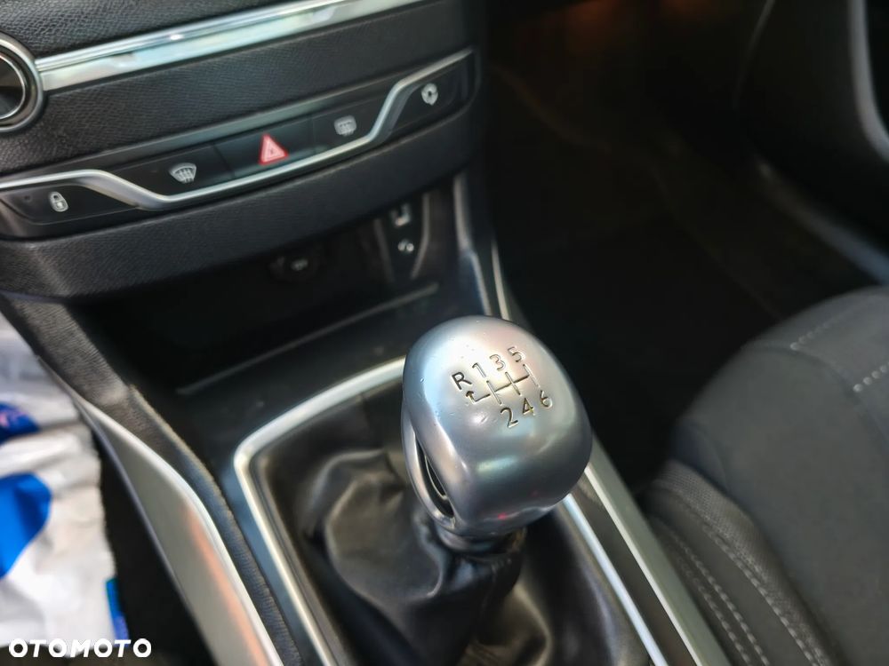Peugeot 308 1.2 PureTech Allure S&S - 14