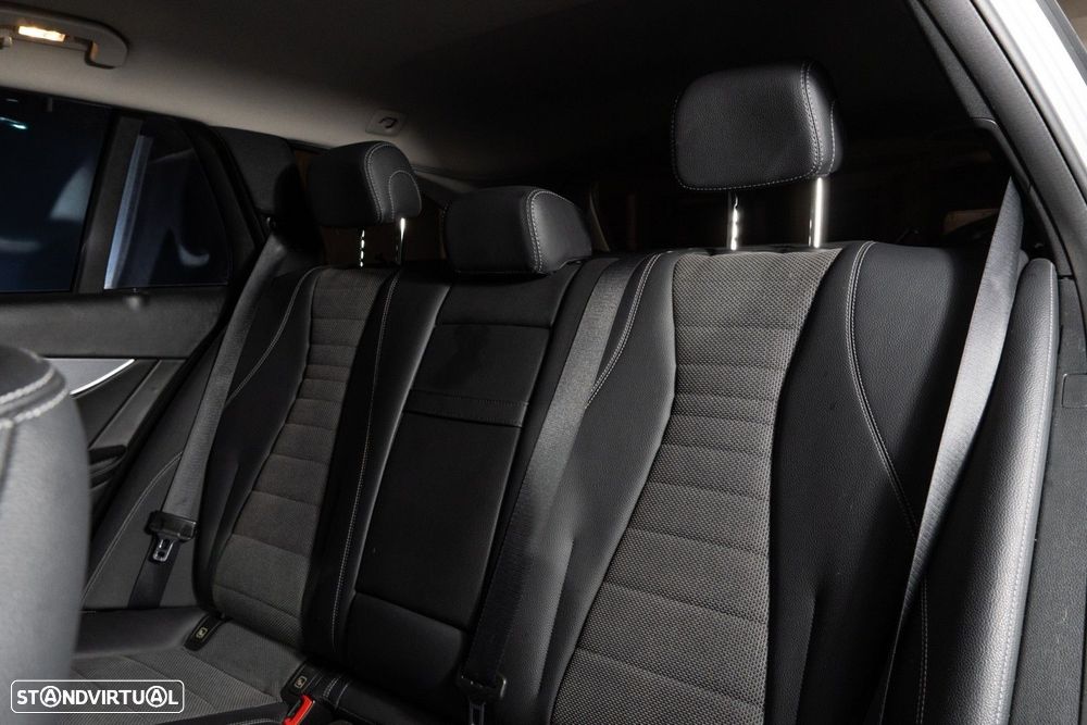 Mercedes-Benz E 220 d Avantgarde - 11