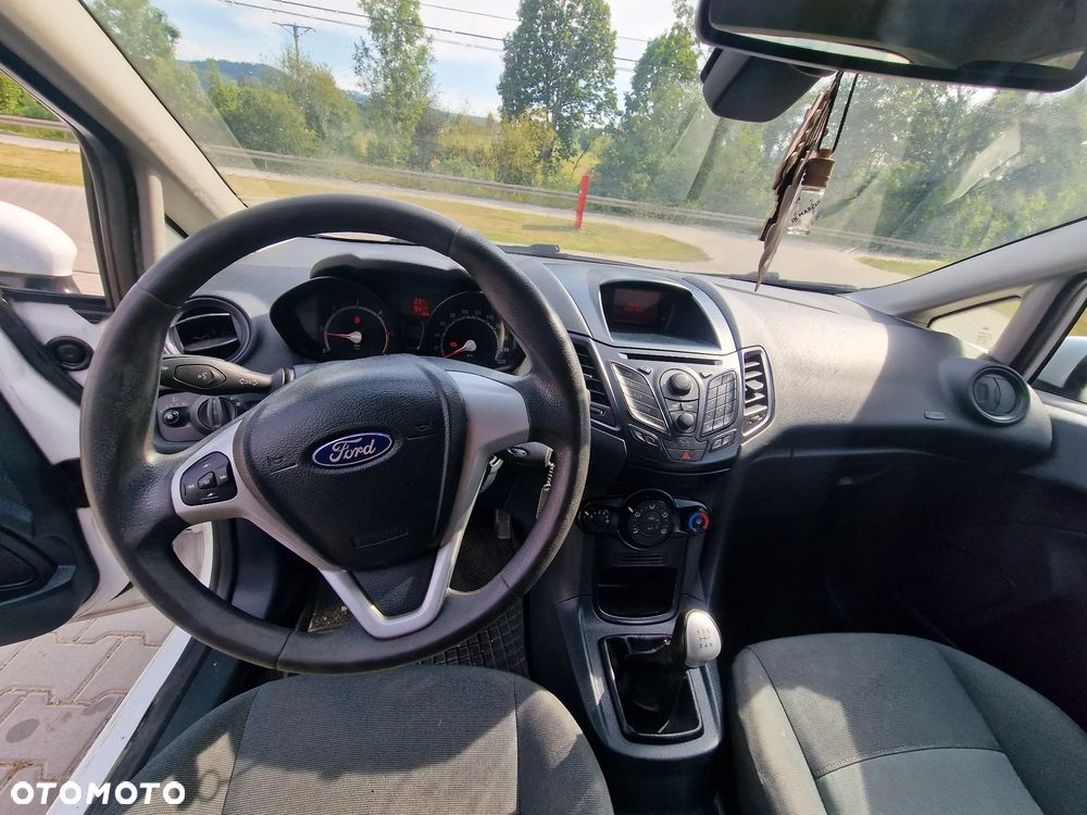Ford Fiesta - 9